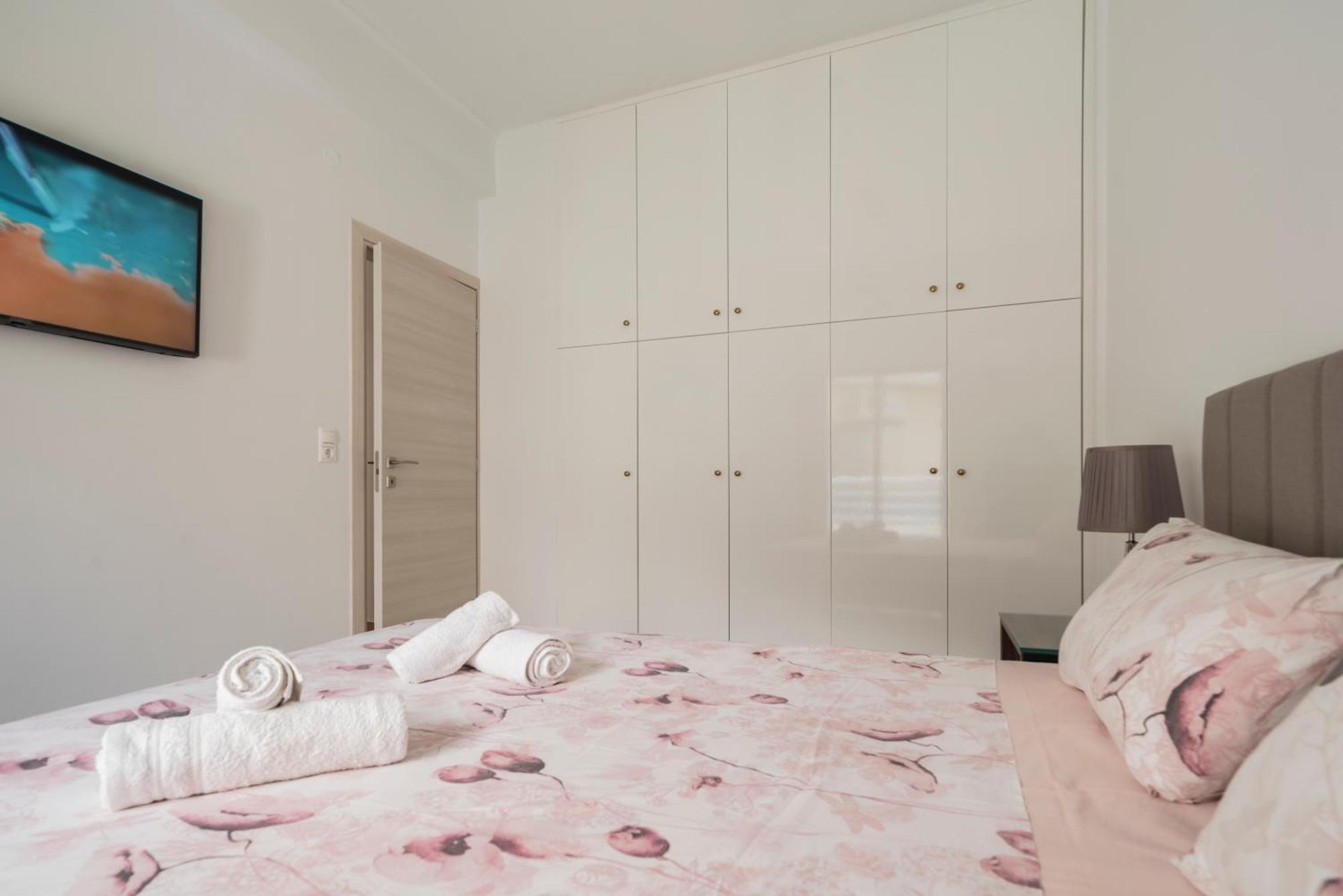 Neon 2Br Luxurious Central Apt Heraklion Exterior foto