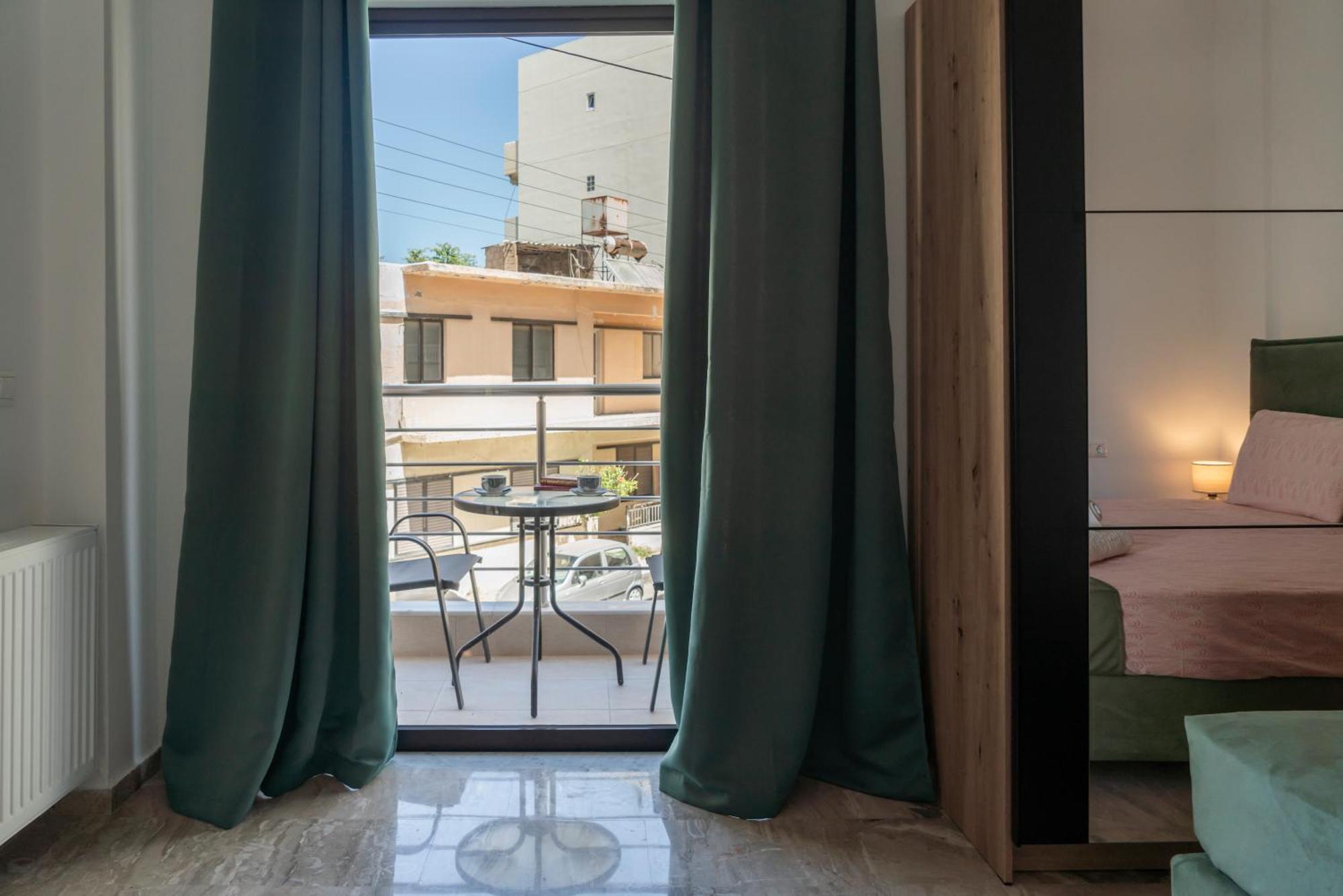 Neon 2Br Luxurious Central Apt Heraklion Exterior foto